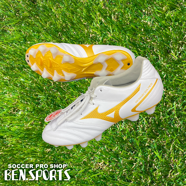 PUMA ONE サッカーシューズ ホワイト/ブラック/イエロー サッカースパイク | BEN.SPORTS